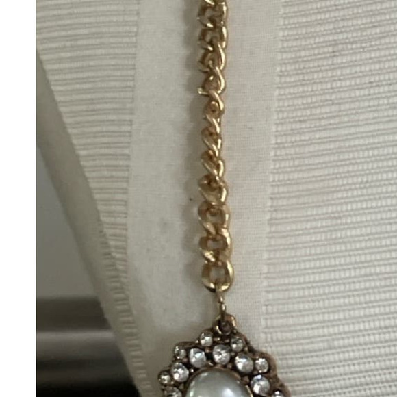 Vera Wang Faux Pearl Gold Tone Bib Statement Necklace - Picture 6 of 10